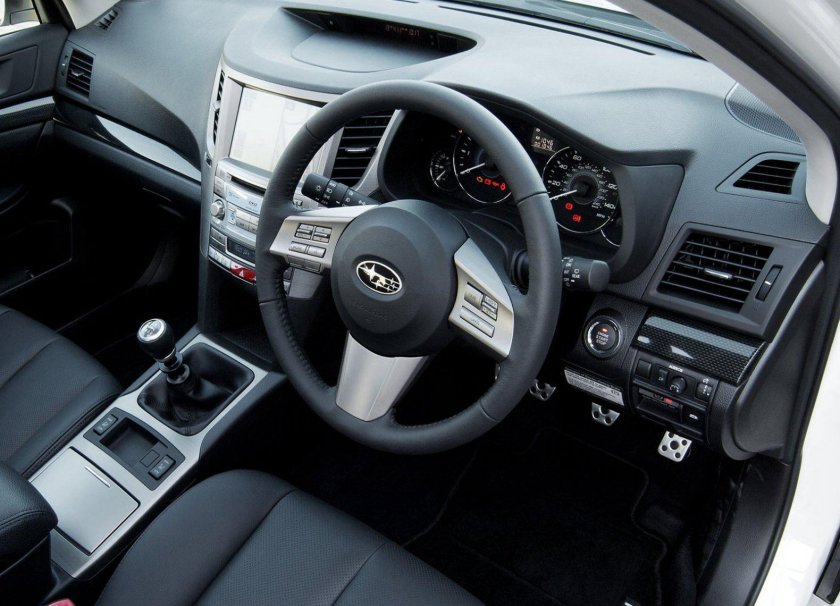 Subaru Legacy 2012 салон
