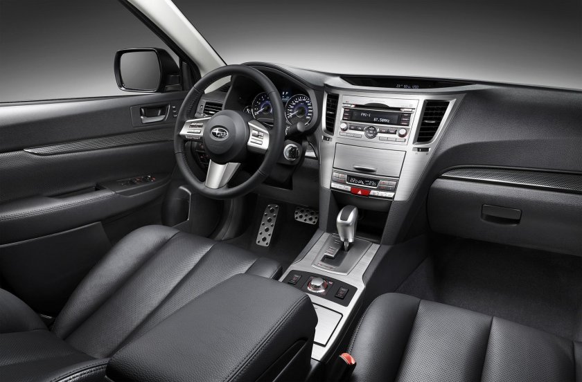 Субару Аутбек 2009 салон