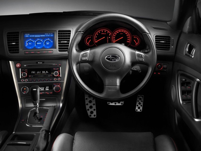 Салон Subaru Legacy 2005