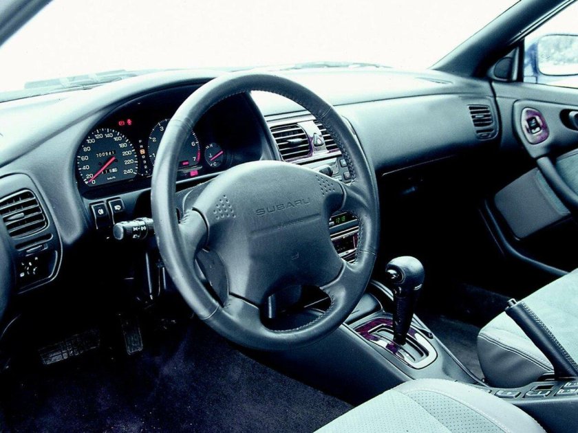 Subaru Legacy 2.5 at, 1999