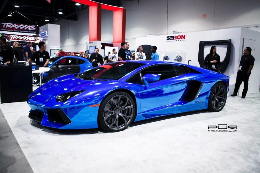 Синий хром Ламборгини авентадор