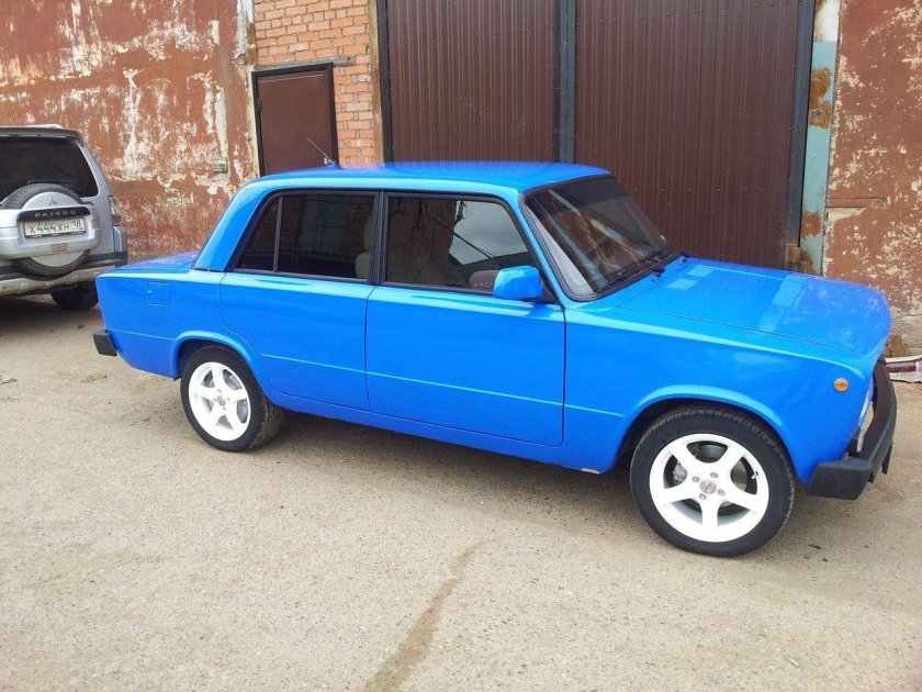 ВАЗ 2105 голубая Адриатика