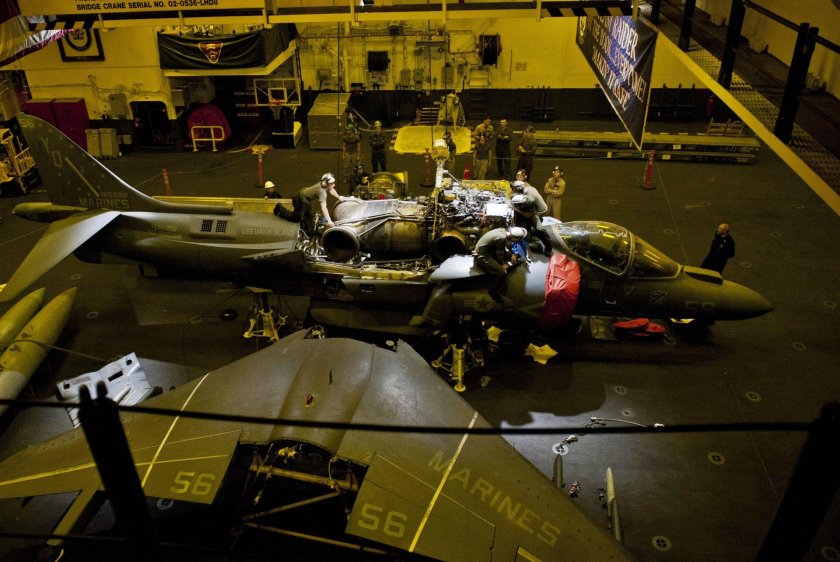 Харриер самолет авианосец