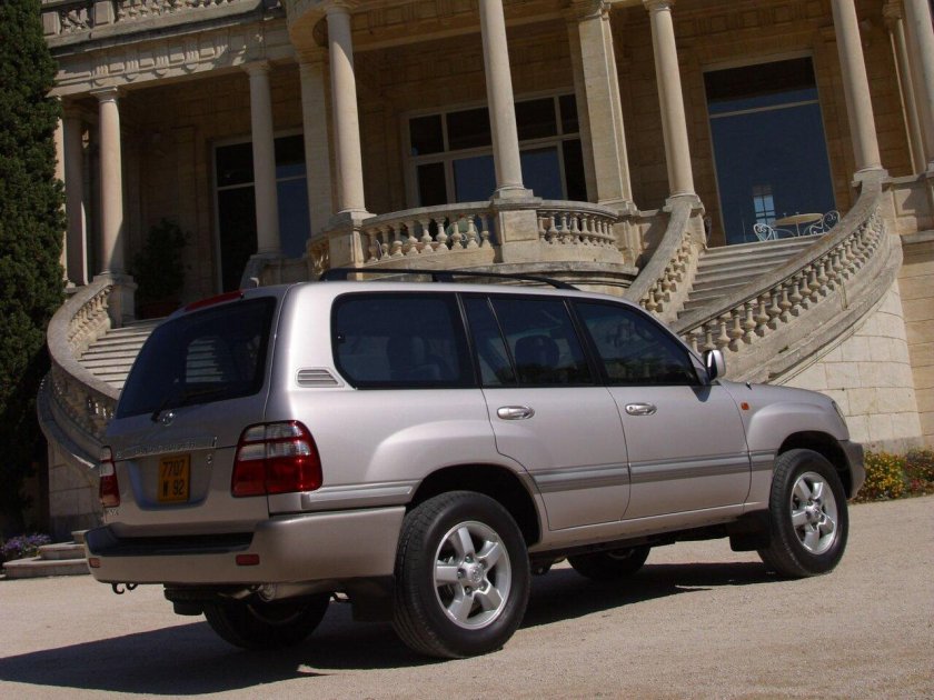 Toyota Land Cruiser 100