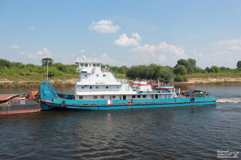 Речные буксиры и толкачи