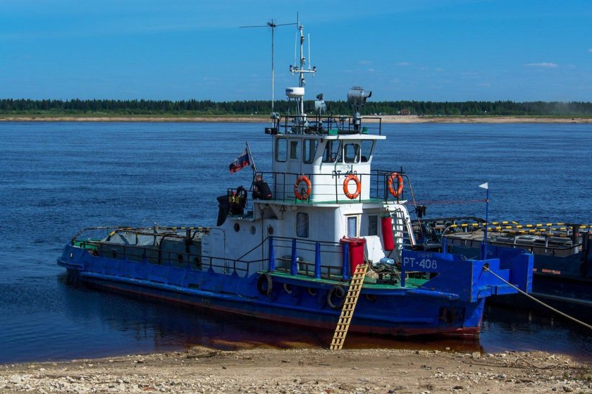 Теплоход буксир-толкач