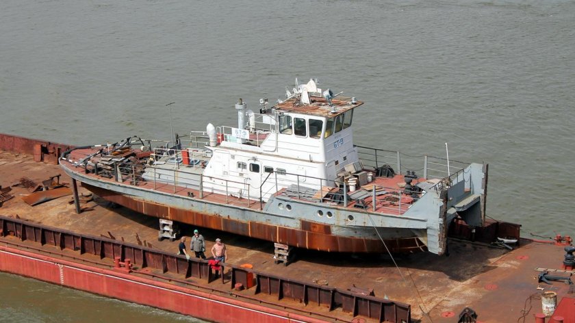 Буксир толкач БТ 17