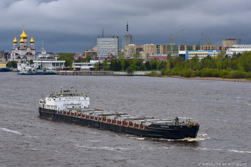 Теплоход Байкальск