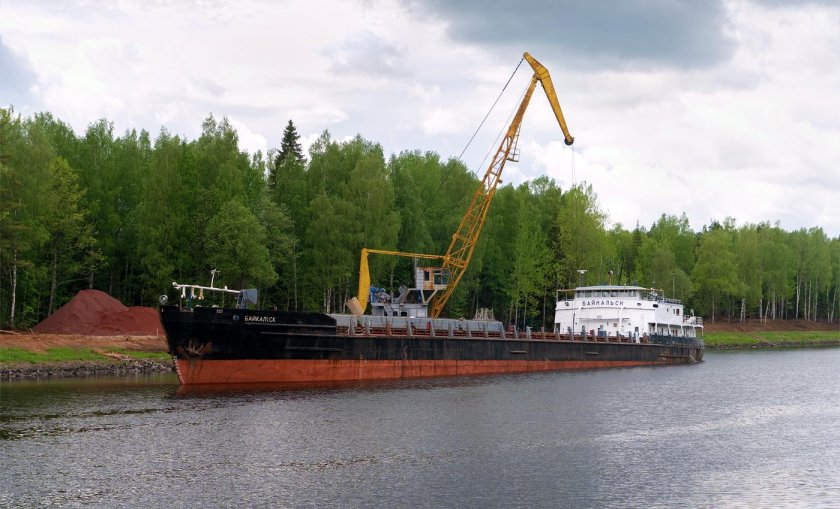 Сухогруз волго балт 241