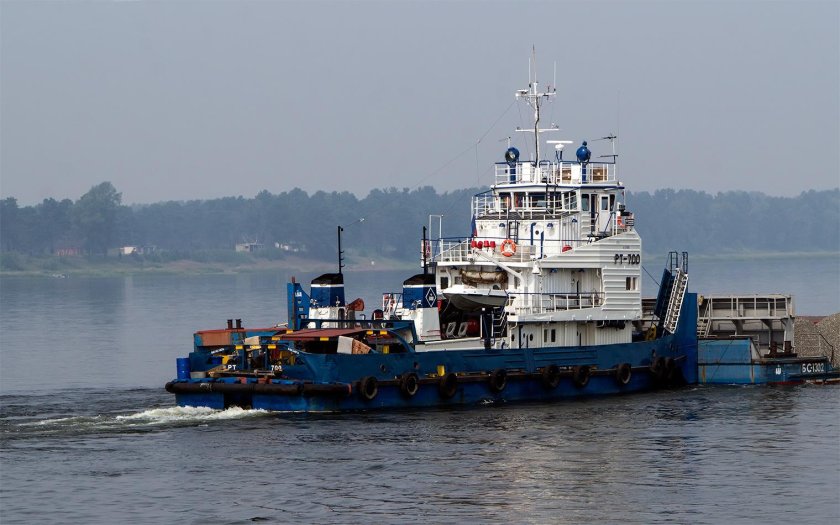 Теплоход буксир-толкач
