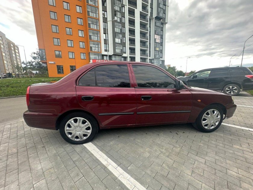 Хендай акцент 2010