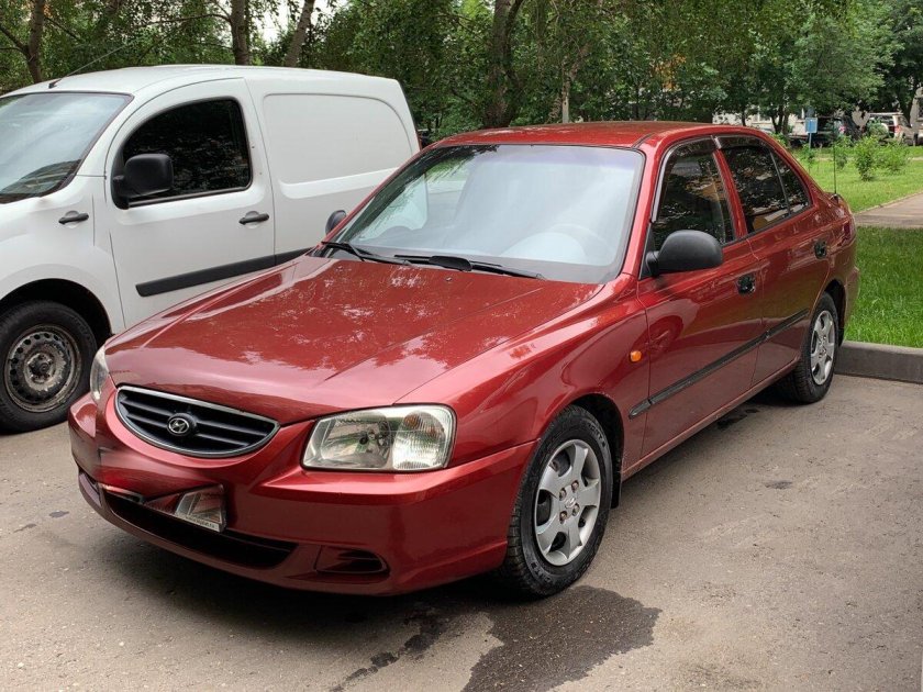 Хендай акцент красный