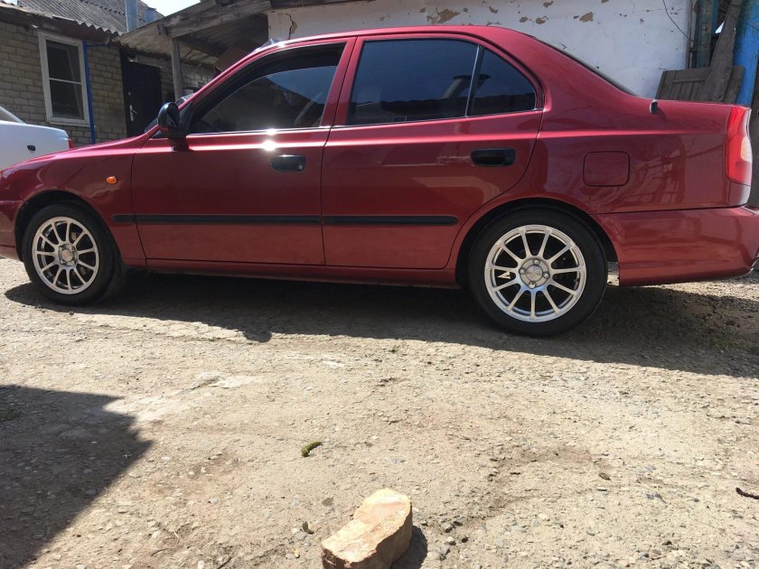 Hyundai Accent r15 слик
