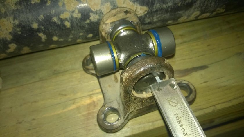 Крестовина карданного вала субару