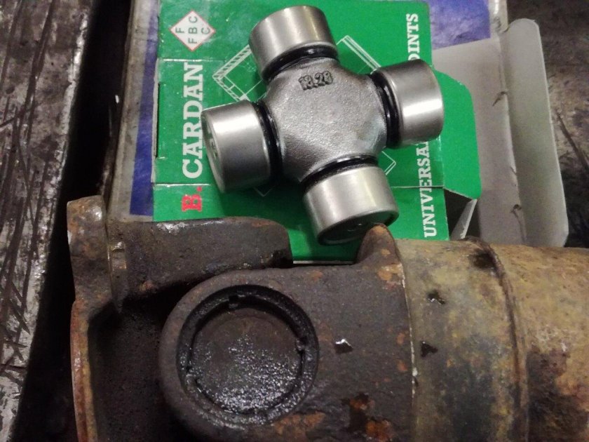 Крестовина кардана Ниссан x-Trail t30