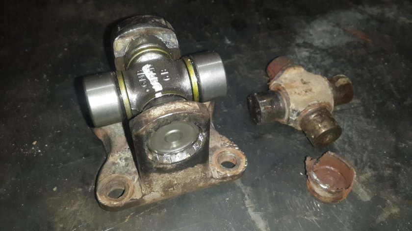 Крестовина карданного вала Мицубиси Аутлендер 3