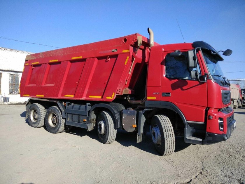 Вольво самосвал 8х4