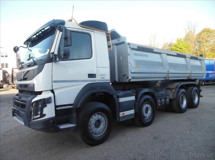 Самосвал вольво