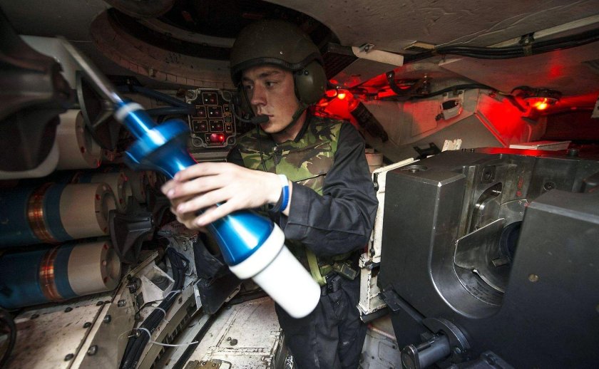 Внутри танка Челленджер 2