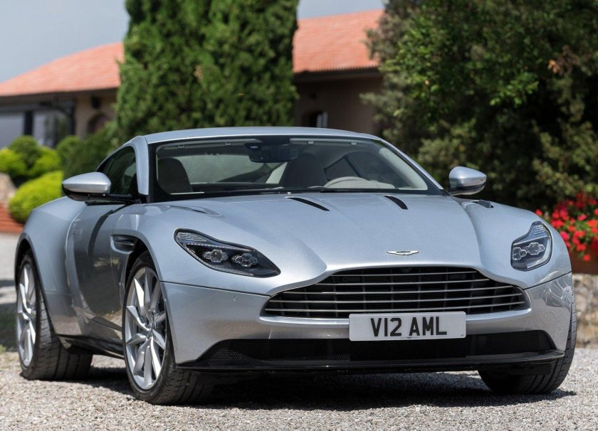 Aston Martin db11 цена