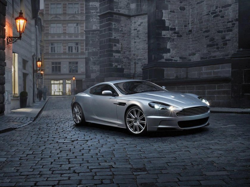 Астон Мартин ДБС