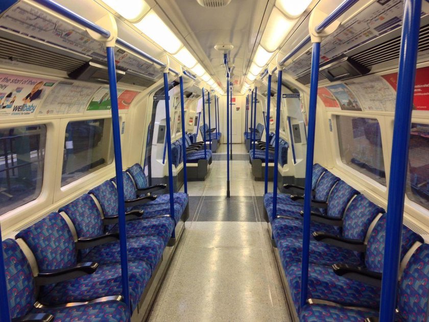 Лондонский Метропоезд 1995 stock