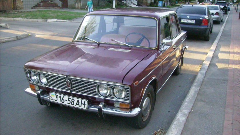 ВАЗ 2103 Вишневая