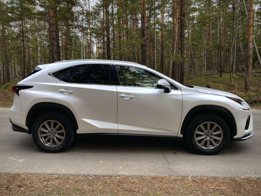 Lexus nx i
