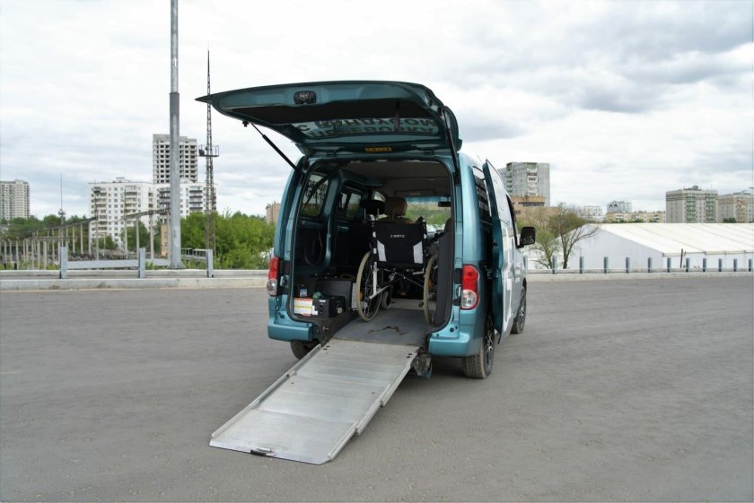 Ниссан нв 200