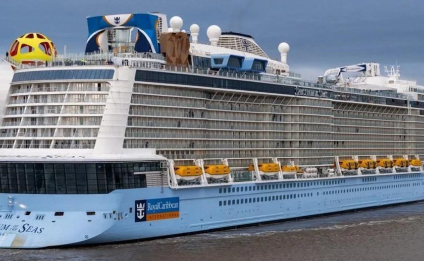 Спектрум морей круизный лайнер