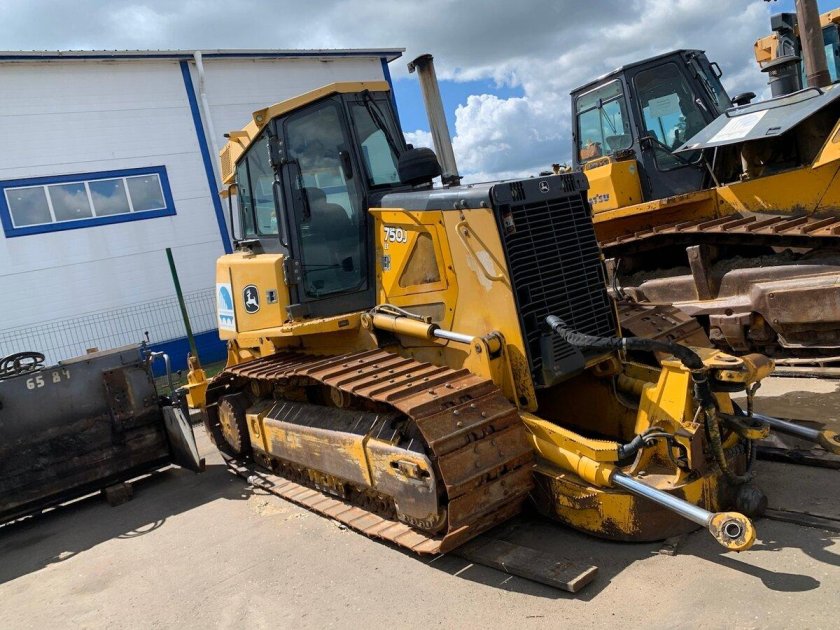 Бульдозер джон дир