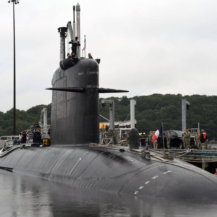 Naval submarine base new london