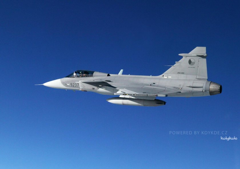 Истребитель Jas 39 Gripen