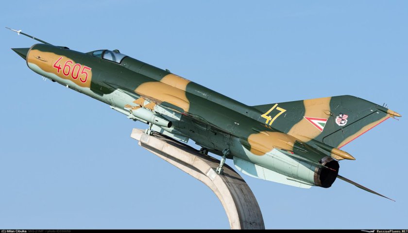 Самолет миг-21бис