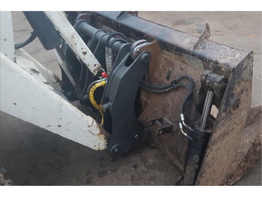 Быстросъем заднего ковша Terex tlb990pm