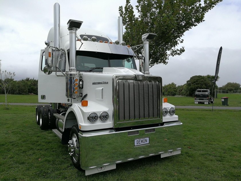 Американский грузовик кенворт 9000