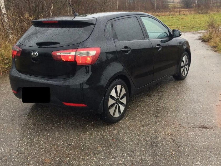 Киа Рио 2013 черный хэтчбек