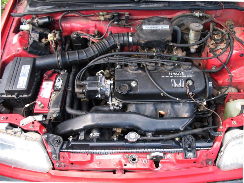 Хонда Концерто подкапотка