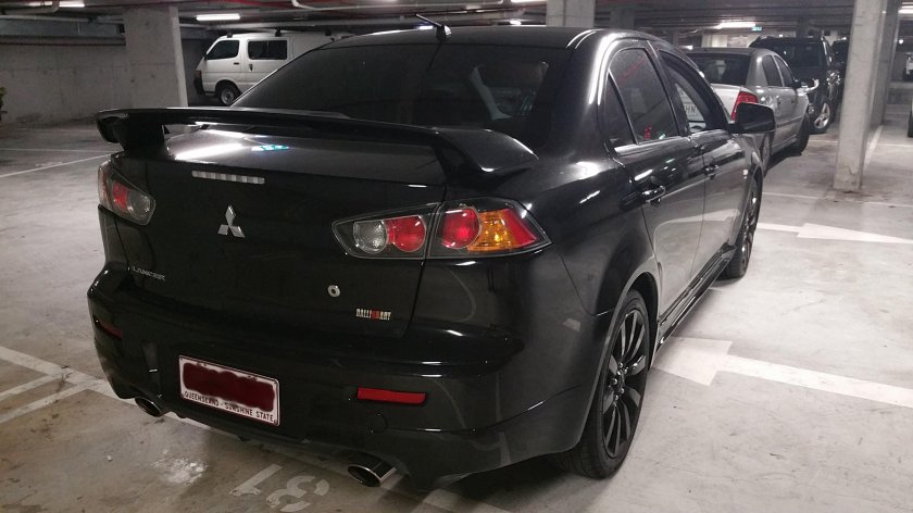 Митсубиси Лансер 10