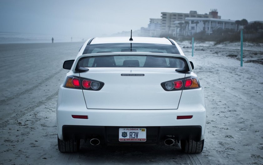 Митсубиси Лансер 10