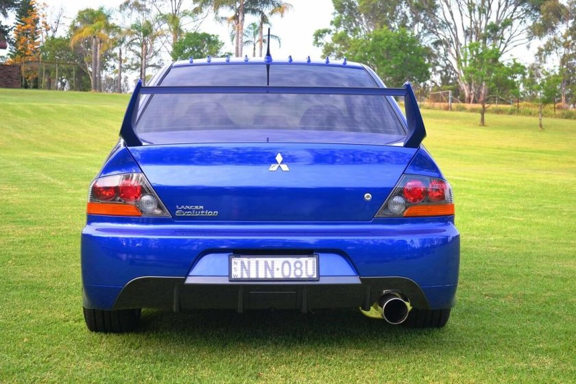 Лансер Эволюшн 9 зад