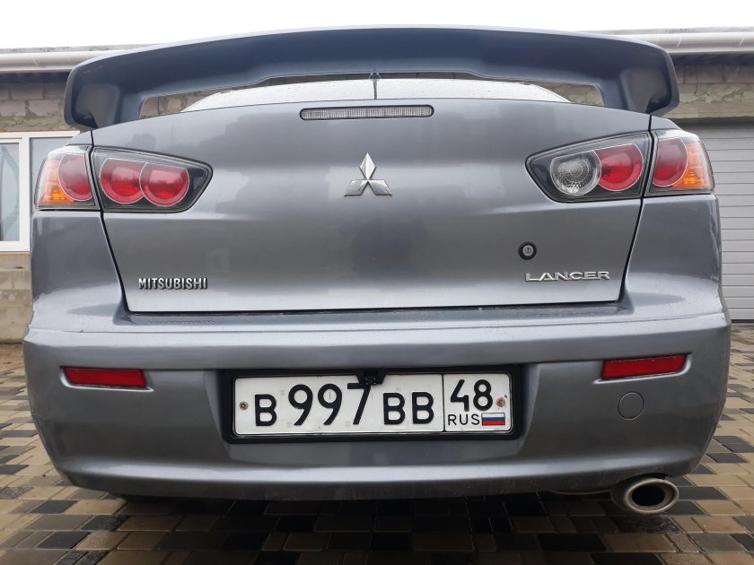 Mitsubishi Lancer 10 сзади
