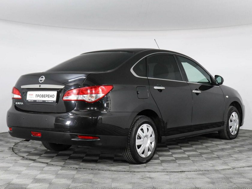 Черный ниссан альмера