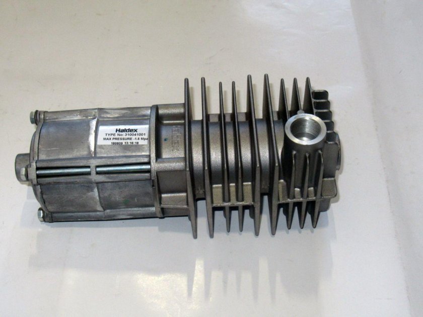 Влагомаслоотделитель 310041001 5490