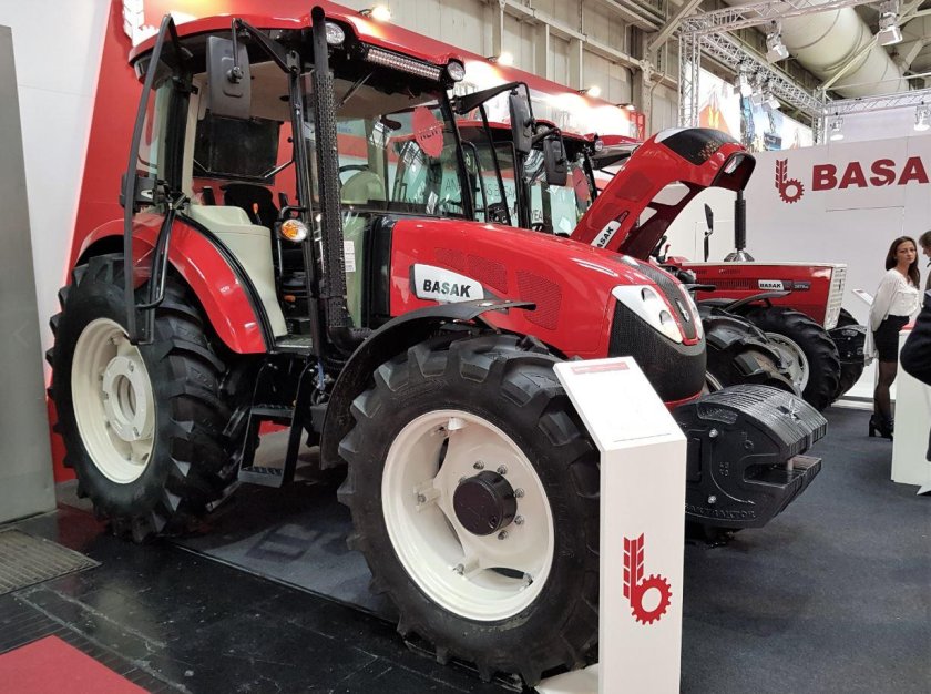 Трактор Базак турецкий