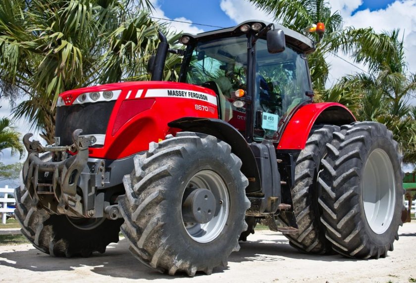 Трактор Massey Ferguson mf7624