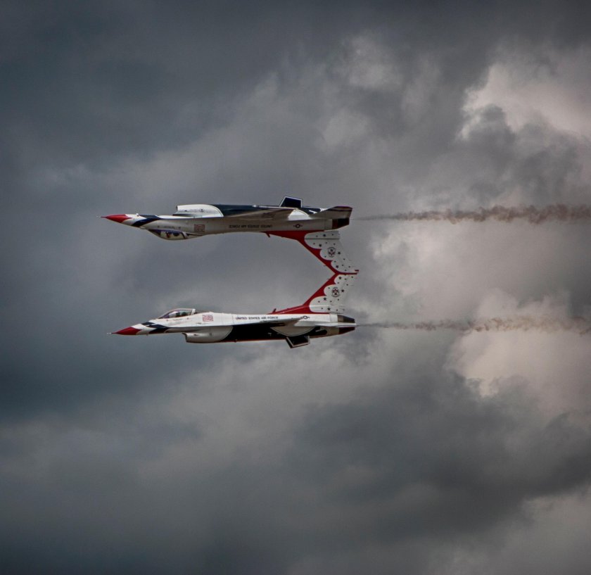 Самые красивые фото экстремального пилотажа истребителей