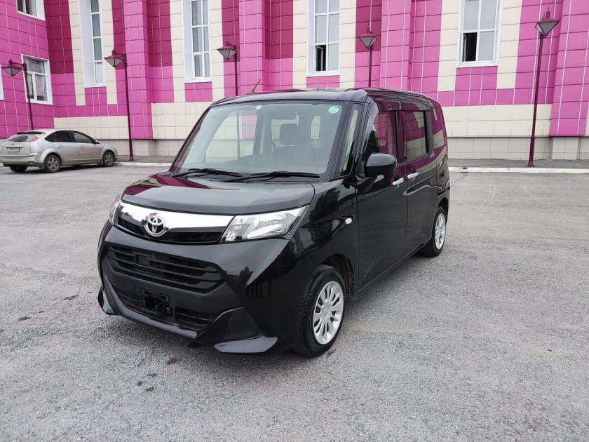 Toyota Tank 1.0 CVT,