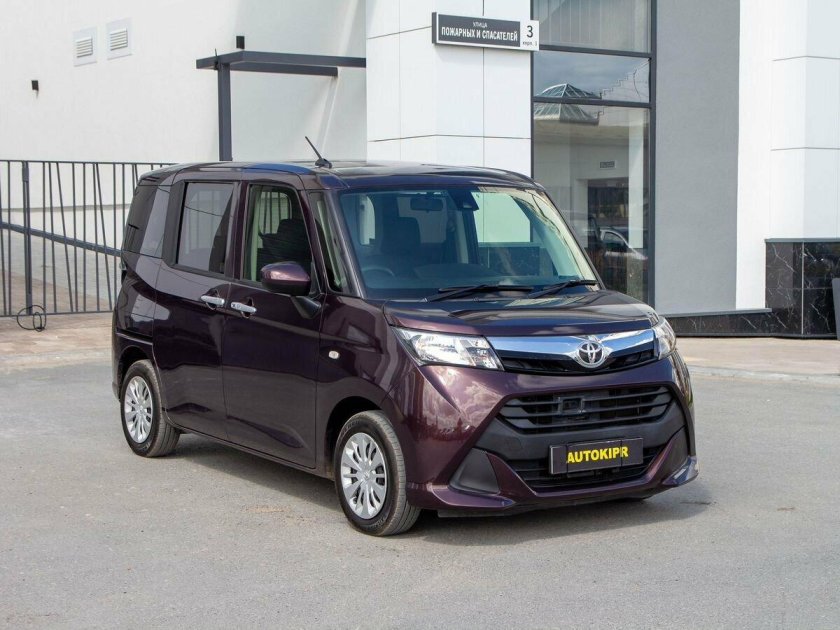 Toyota Tank 1.0 CVT,