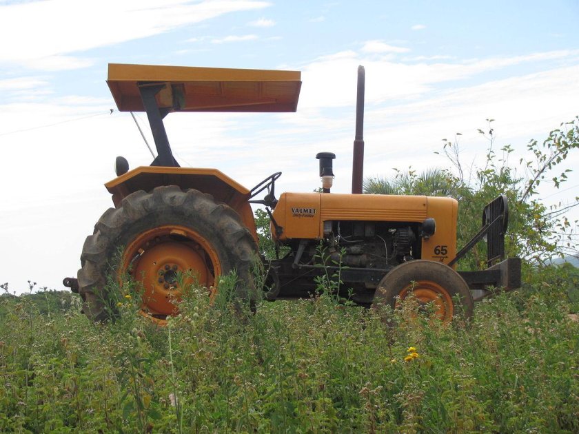 Трактор Валмет 502